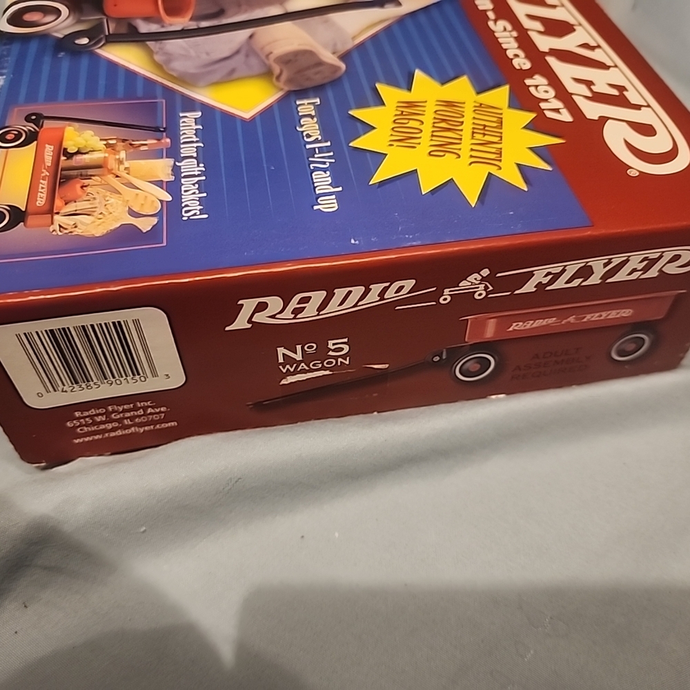 Radio Flyer Classic Red Wagon Toy - Picture 4 of 6